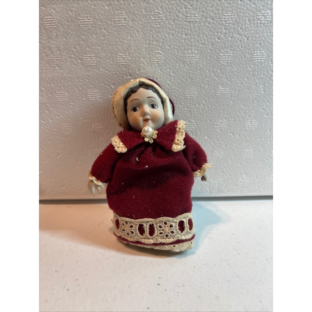 Vintage 1982 Hallmark Diana Porcelain‎ Doll Ornament